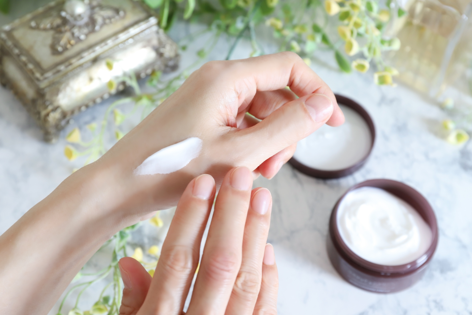 乾燥・手荒れ・爪トラブル対策！正しいハンドケア＆ネイルケアのやり方を徹底解説