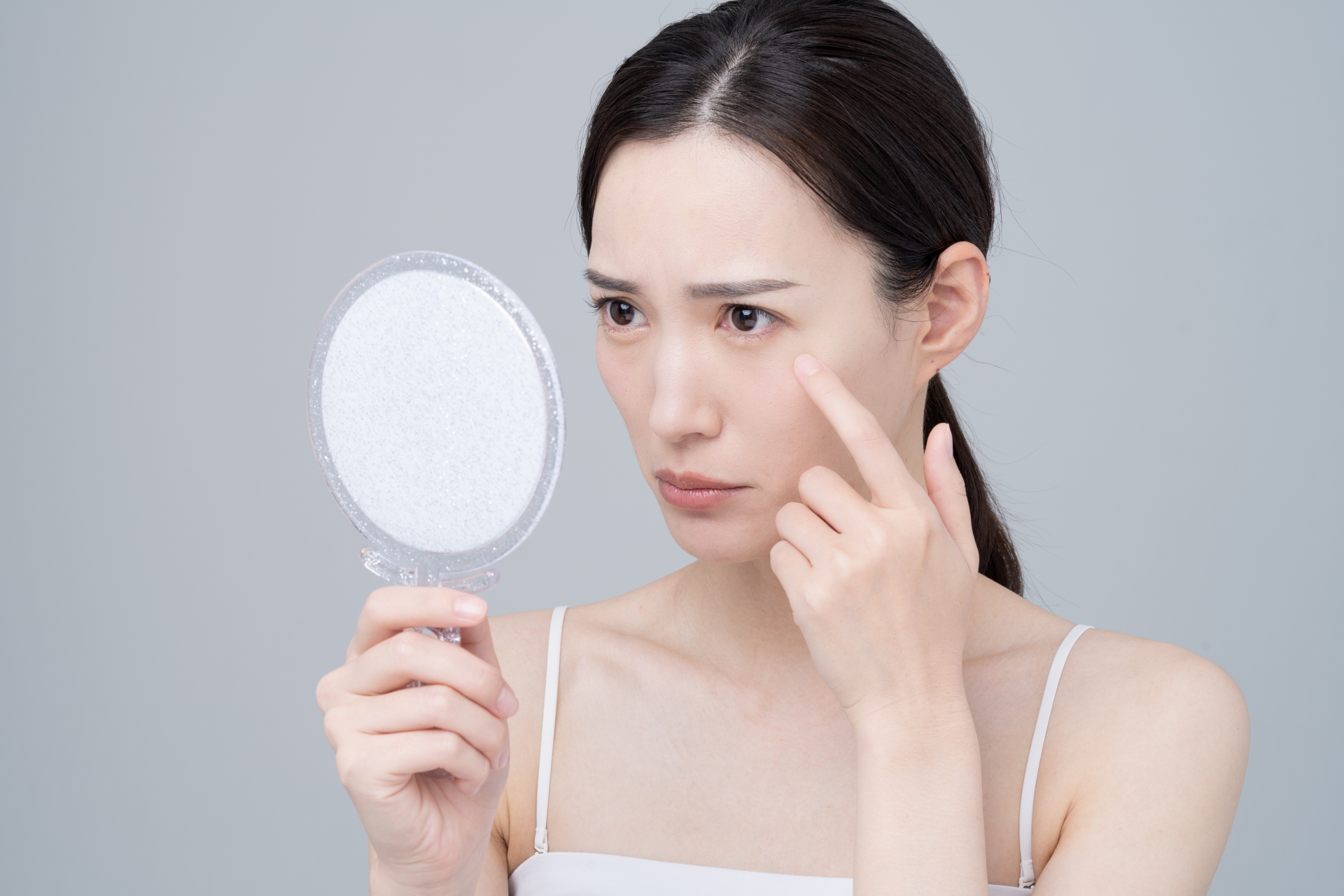 年代別目元ケアの徹底解説！20代・30代・40代・50代のお悩み別おすすめアイクリーム＆ケア方法