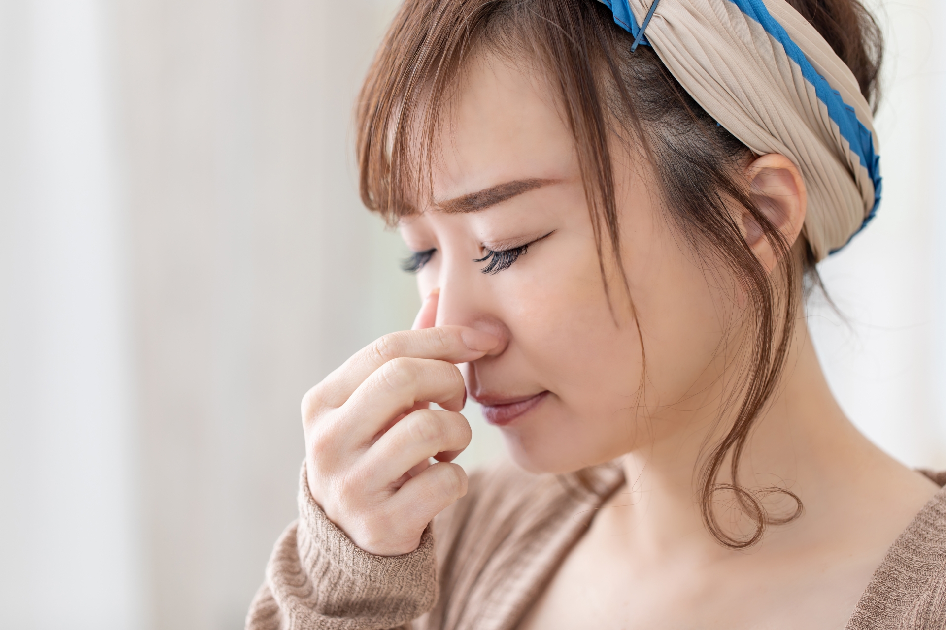 【口臭対策の完全ガイド】その口臭の原因は？セルフチェック法からケア・歯磨き粉の選び方まで徹底解説