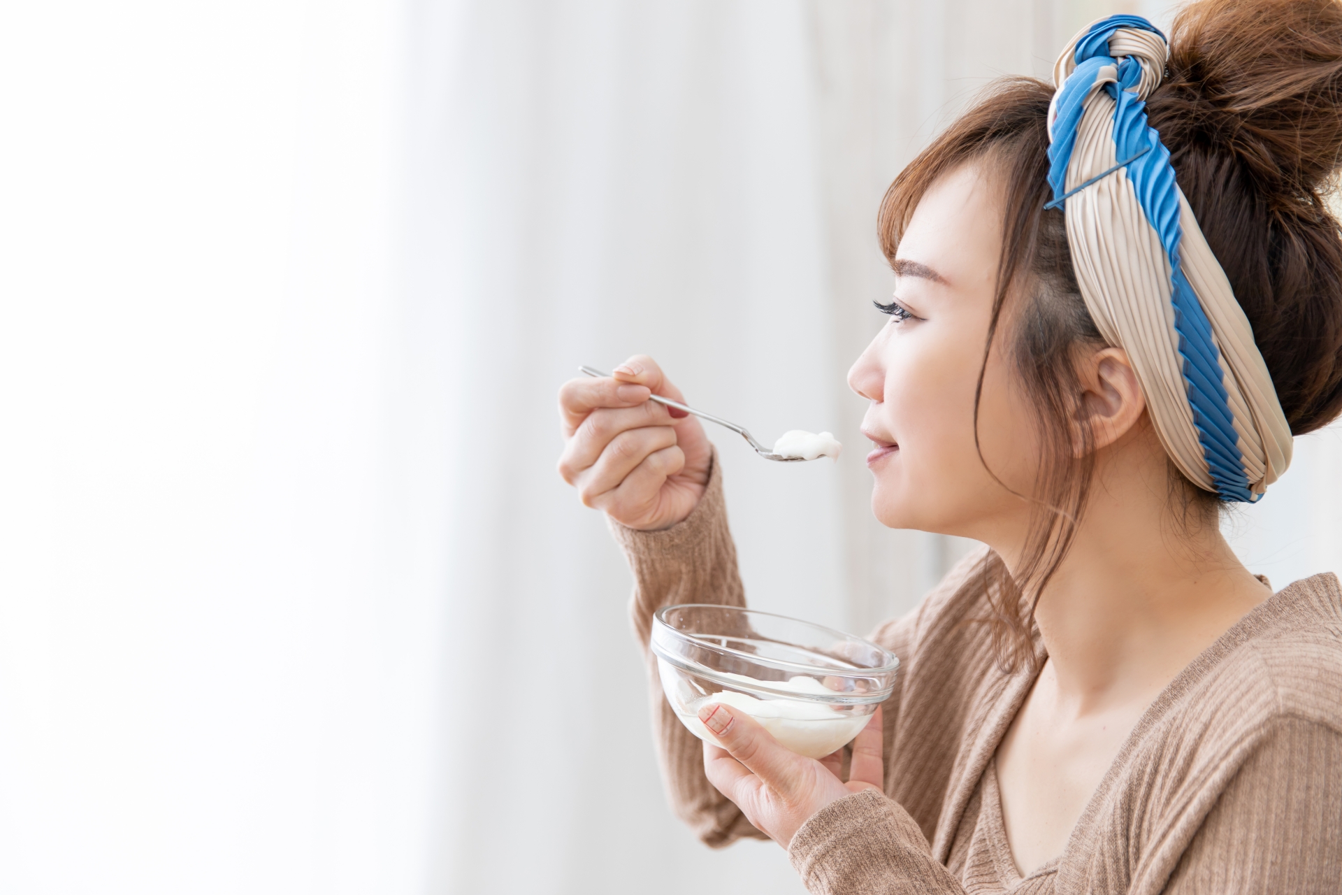 おやつは「選び方」が9割｜血糖値を上げにくいコンビニ・スーパーの健康的な間食ガイド